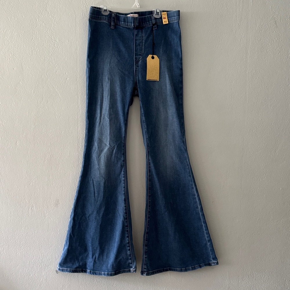 Vibrant Flare Jeans